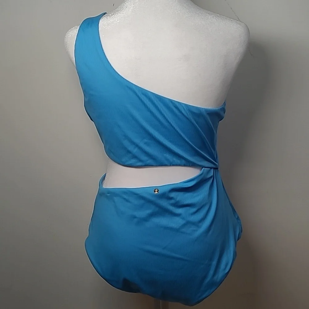 Victoria Secret Women's Swimsuit - Picture 3 of 7